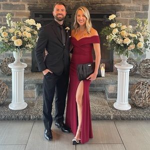 Formal Maxi Dress “Wine Red” Off-the-Shoulder Size Small